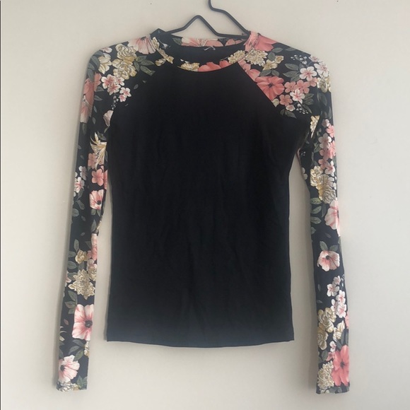 Billabong Other - Billabong Women’s Rash Guard